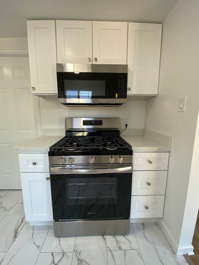 Photo - 3 BD/ 1BATH HOUSE LOCATED NEAR DOWNTOWN VA...