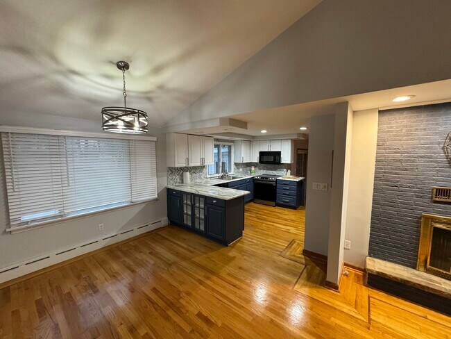 Photo - 2220 Hopkins Rd