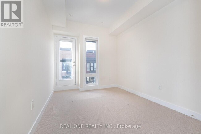 Photo - 28 Credit Ln