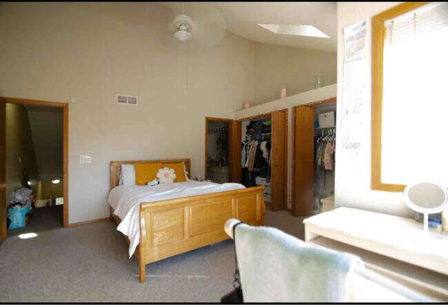 Photo - 2829 Springdale Ln