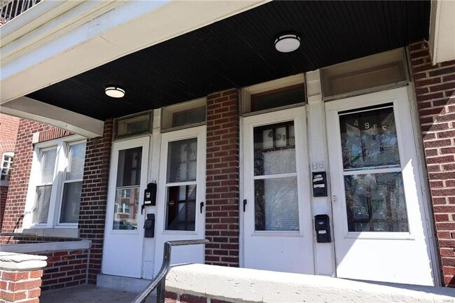 Photo - Lindenwood Ave 4915/4917 Unit 4915 #2F