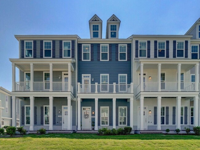 Available 08-05-25! Coastal Luxury Townhom... - Available 08-05-25! Coastal Luxury Townhom... House