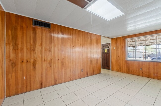 Photo - 3225 E Patricia St Unidad 1