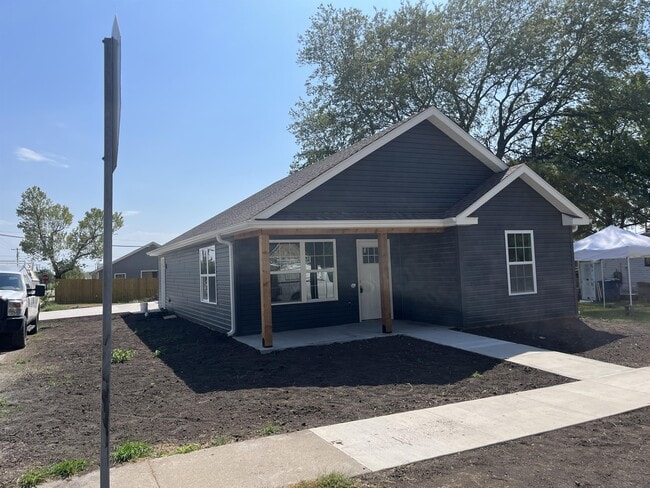 Building Photo - 325 E Daugherty St