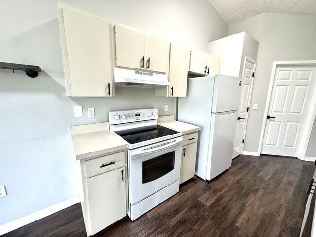 13605 3rd Ave E