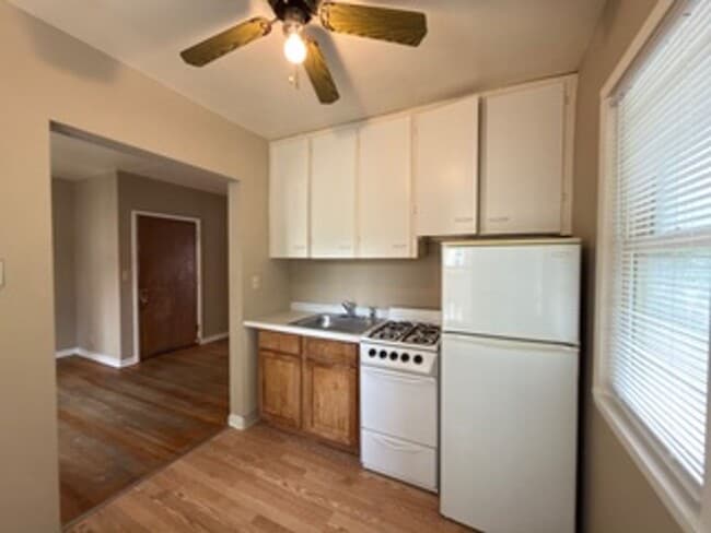 Building Photo - 468 N Herschel St Unit #3