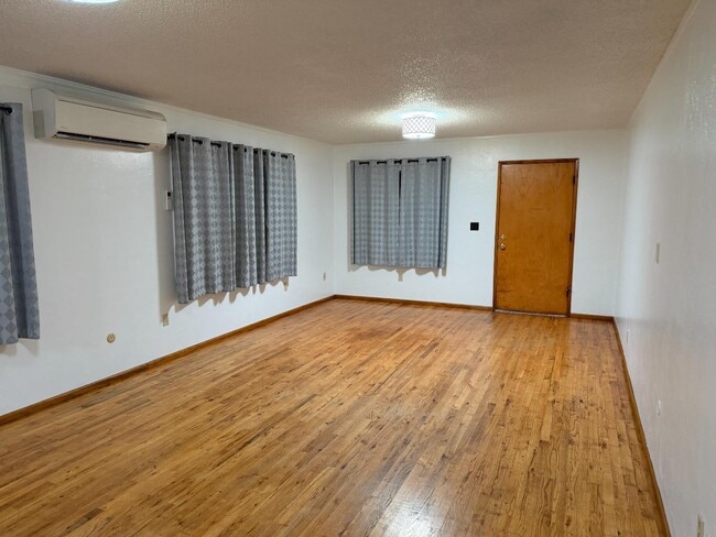 Photo - 1915 SE Debord St