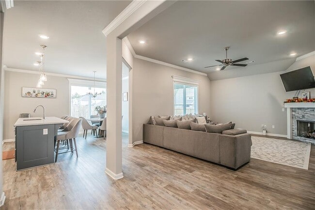 Photo - 5802 SW Macasin Ave