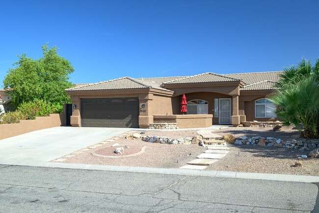 Photo - 2121 Desert Lakes Dr