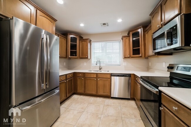 Photo - 2566 E Boston St