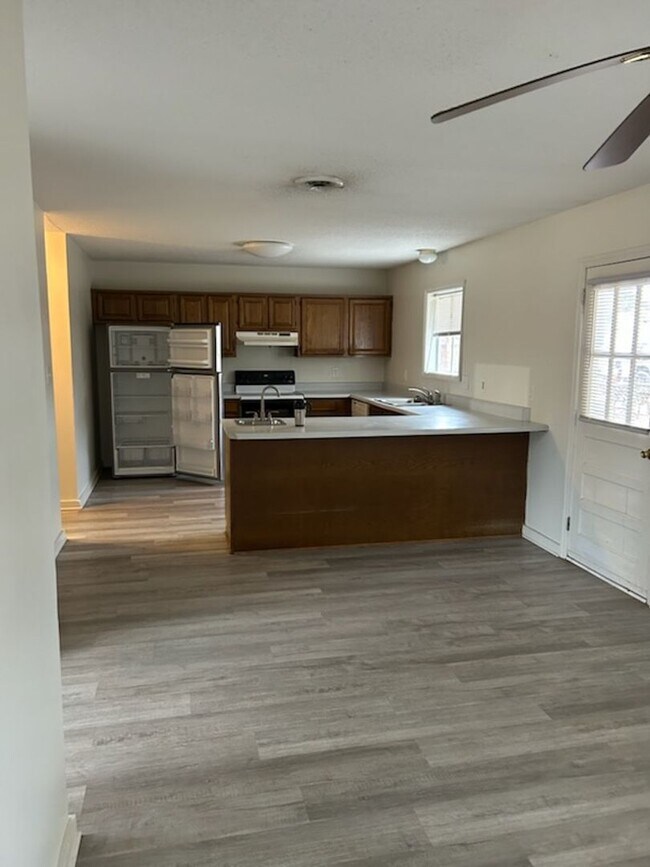 Photo - 2 bedroom 2 1/2 bathroom