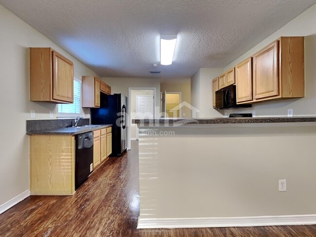 Photo - 7652 Vandalay Dr