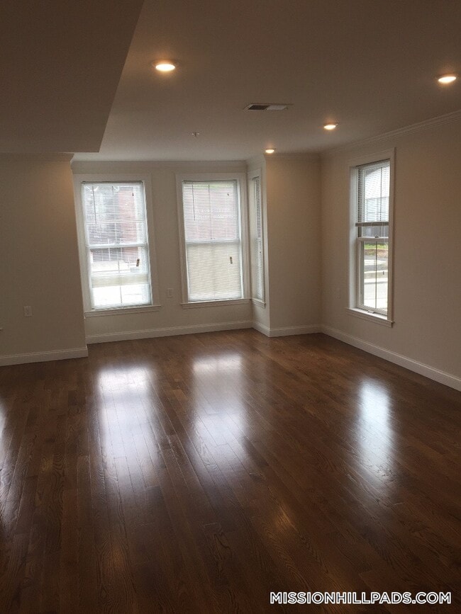 Photo - 2747 Washington St Unit 2