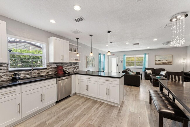 Photo - 1631 N Andrews Square