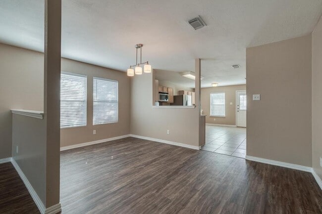 Photo - 5536 Camarillo Dr