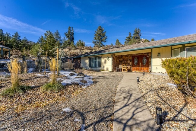 Photo - FULLY FURNISHED Home in the Mountains