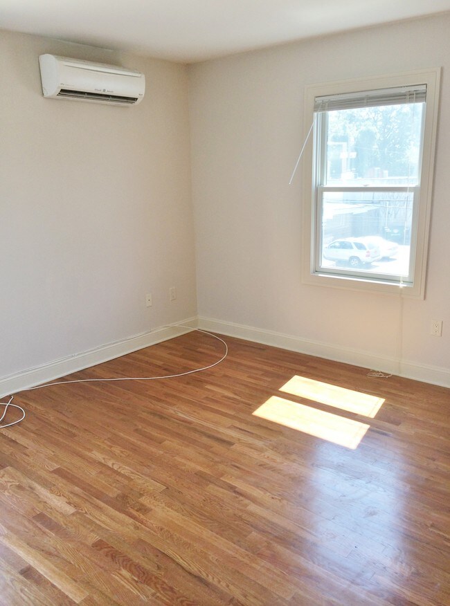 Photo - 2450 Lemoine Ave Unidad A