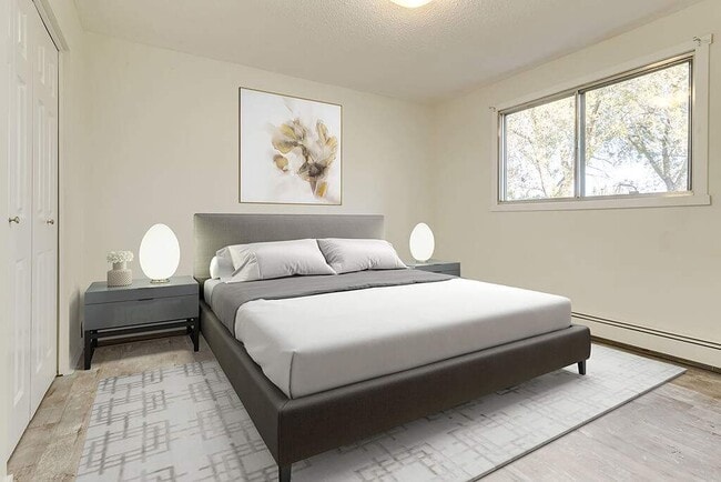 Photo - Evergreen Apartments