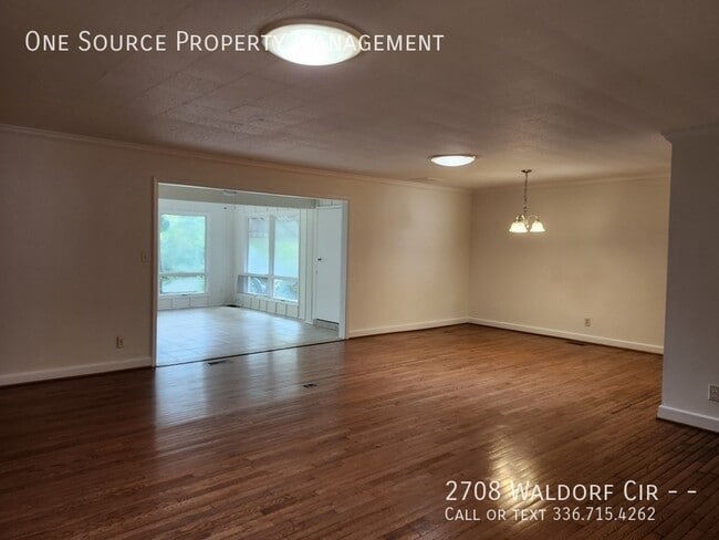 2708 Waldorf Cir
