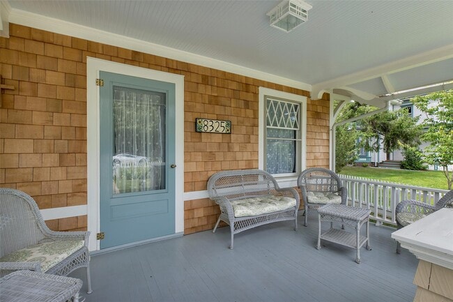 Photo - 8325 Main Rd