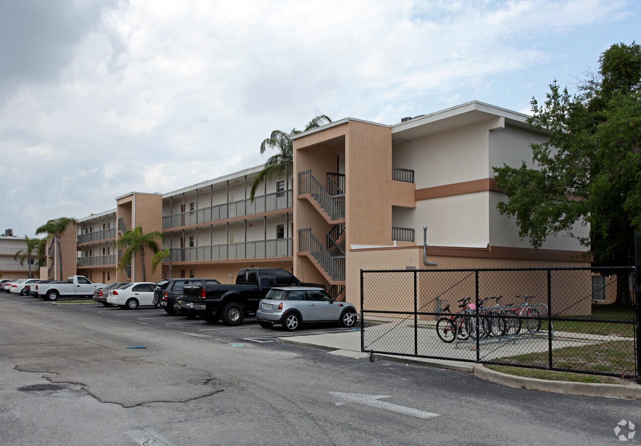 Photo - Southgate Apartments