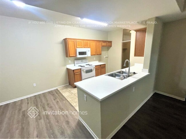 Photo - 24909 Madison Ave