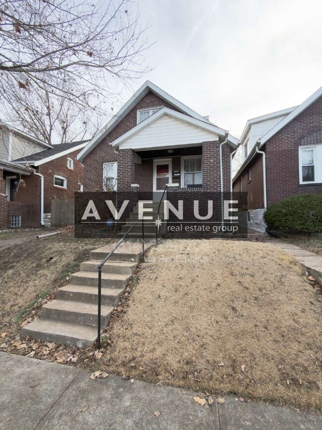 Building Photo - 4938 Walsh St