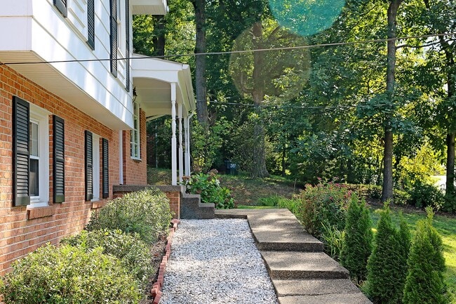 Photo - Convenient to Rt 29 & The Shops at Stonefield