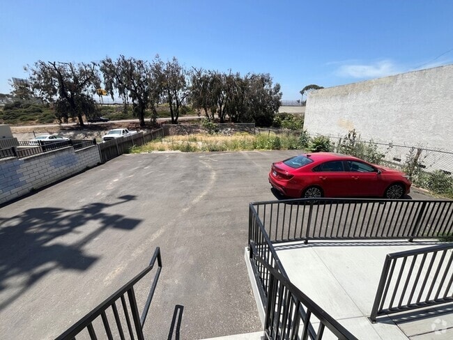 Building Photo - 136 W San Ysidro Blvd Rental