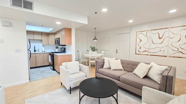 Building Photo - Furnished Apartment! Unit A-3