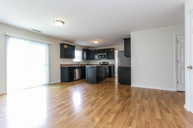 Photo - 10783 Standish Pl