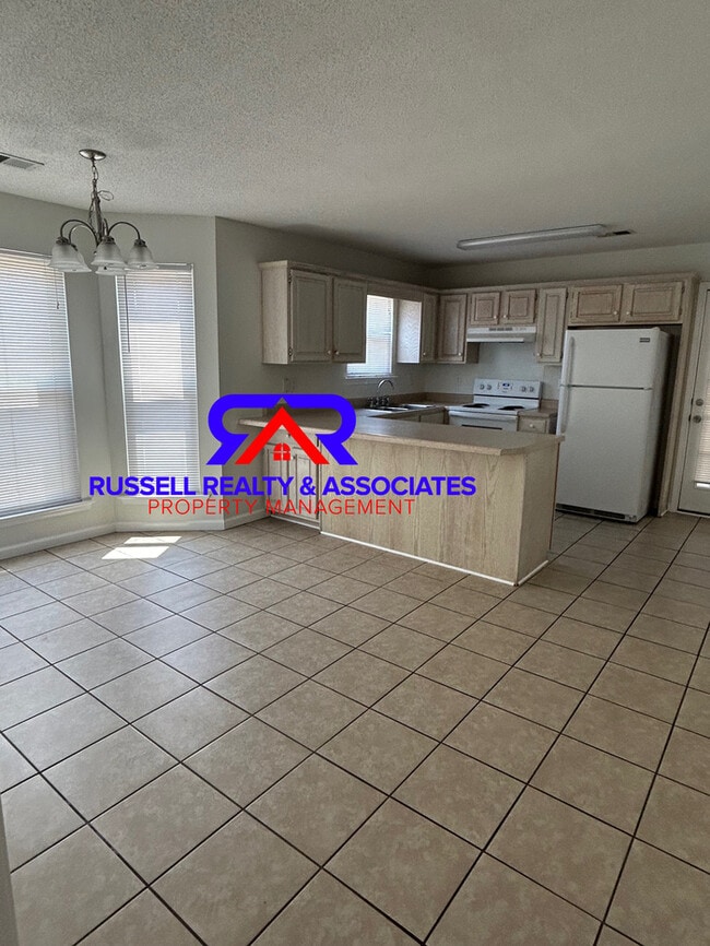 Photo - Available Now- One Level Garden Home in Alabaster!