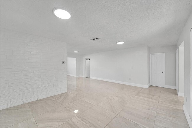 Photo - 7251 Grandview Blvd