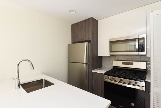 Photo - 1016 W Grace St Unit J01P