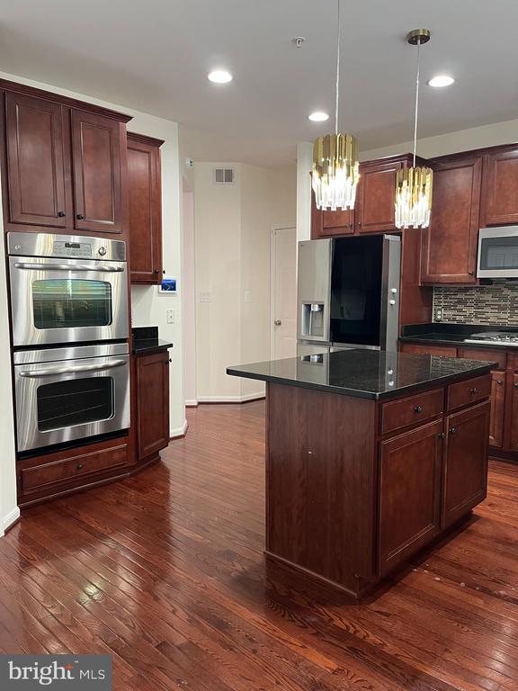 Building Photo - 3461 Eagle Ridge Dr