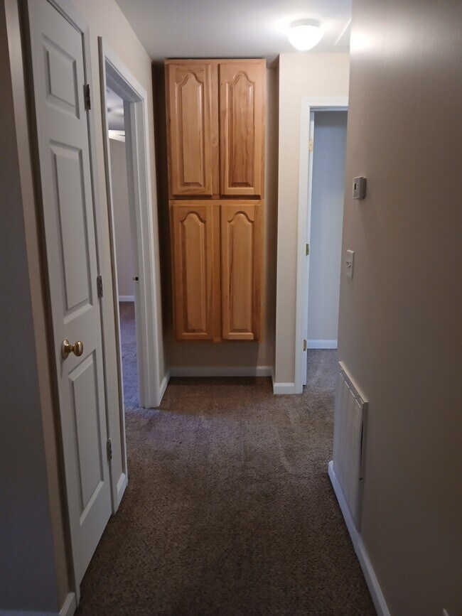 Photo - 211 N Greenbriar Rd