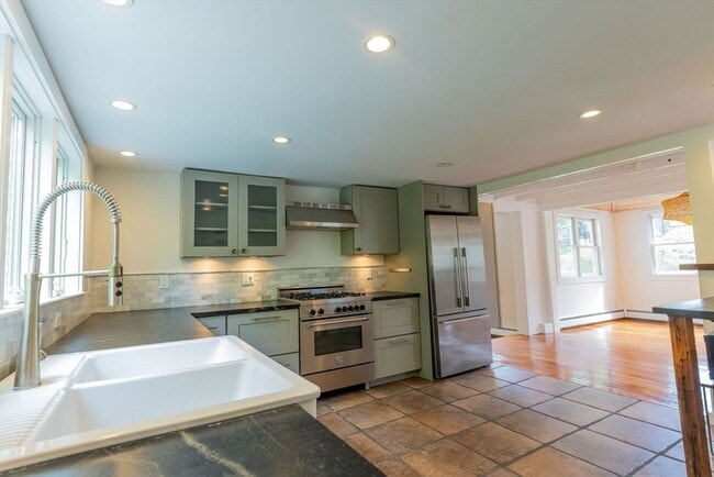 17 S Pond St