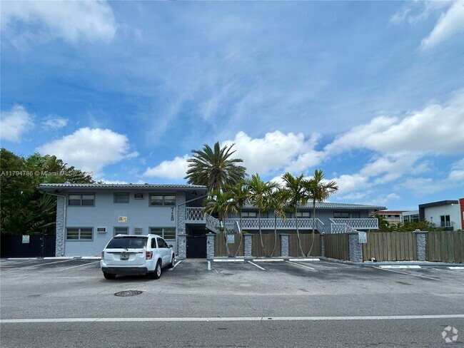 Building Photo - 715 NE 6th St Unit 5E Rental