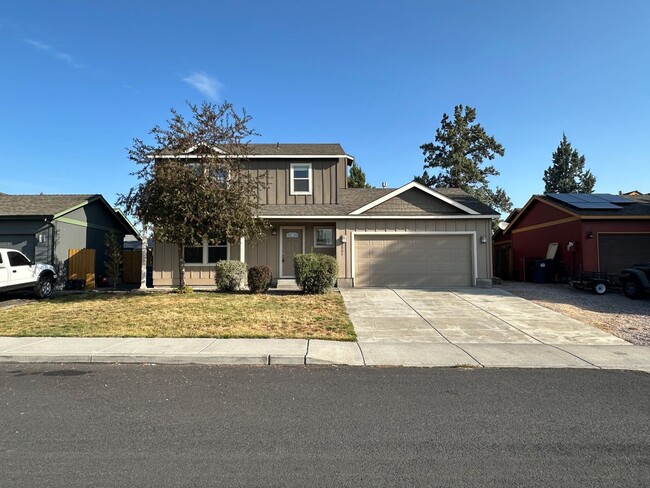 Building Photo - Remodeled 3 Bedroom / 2.5 Bathroom Home So...