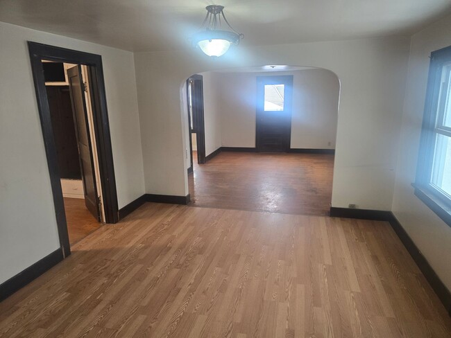 Photo - 921 N Maple Ave Unit A- Upper