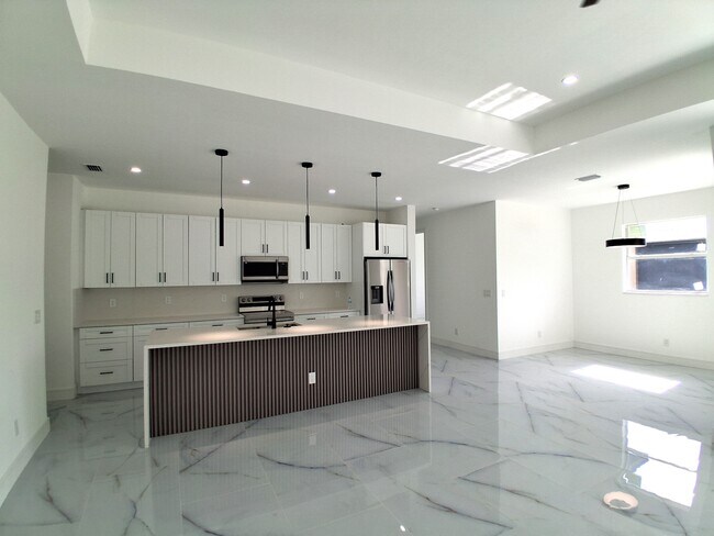 Photo - 1523 NE 19th Ave