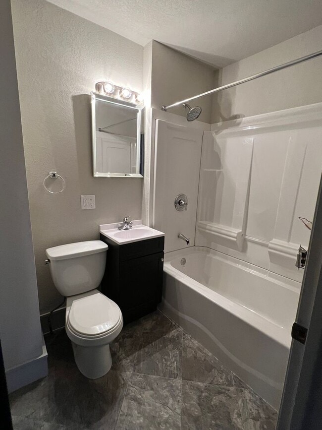 Photo - 673-675 Park Ave Unit 675 1/2 Park Ave