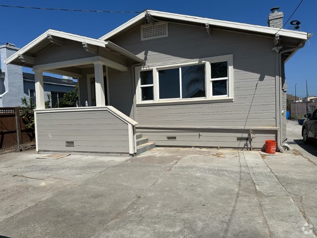 Building Photo - 1151 75th Ave Rental