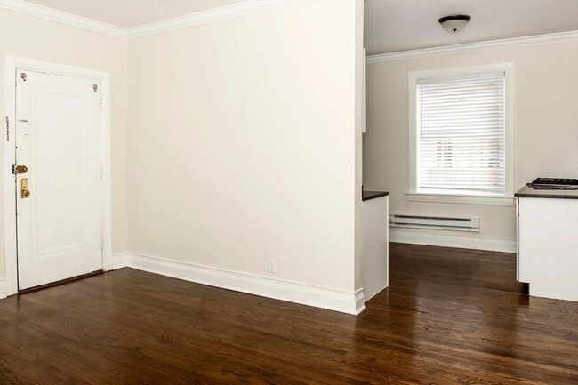 Building Photo - 648.5 W Roscoe St Unit 2N