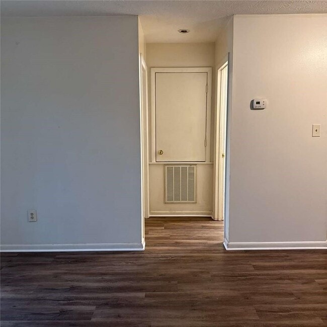 Photo - 1128 Southwood Dr
