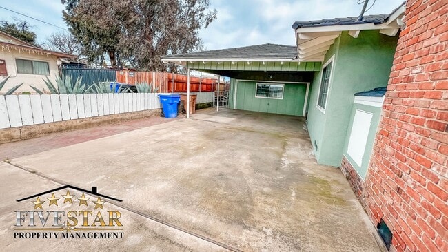 Photo - 709 Park Dr