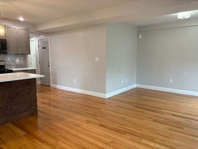 Photo - 595 Main St Unidad 201