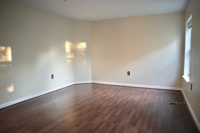 Photo - Beautiful 2 BR/2 BA Condo in Greenbelt Lak...