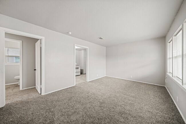 Photo - 1248 Chevy Chase Dr