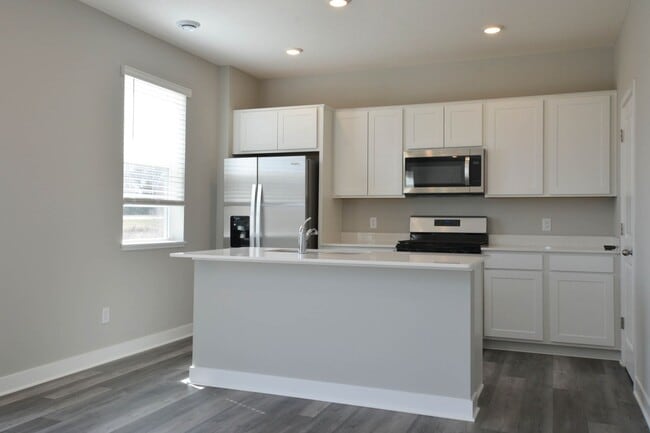 Photo - 23465 Ashbury Dr
